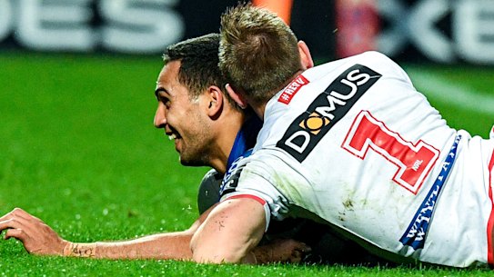 Dragons thumped by Bulldogs as top four hopes vanish