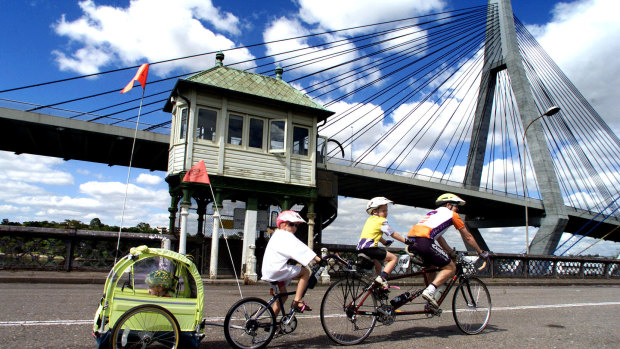 The NSW government is contemplating utilising the Glebe Island Bridge as a link for pedestrians and cyclists.