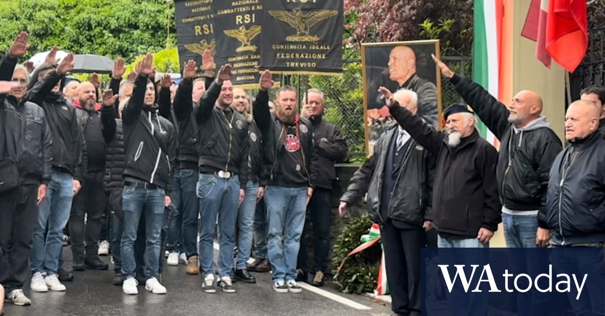 Dozens honour Benito Mussolini on anniversary of fascist leader's execution - Vimarsana News