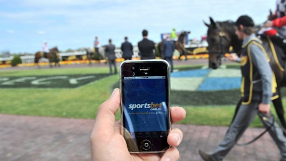Online bookmakers have agreements in place to live-stream Victorian thoroughbred racing on their digital channels.