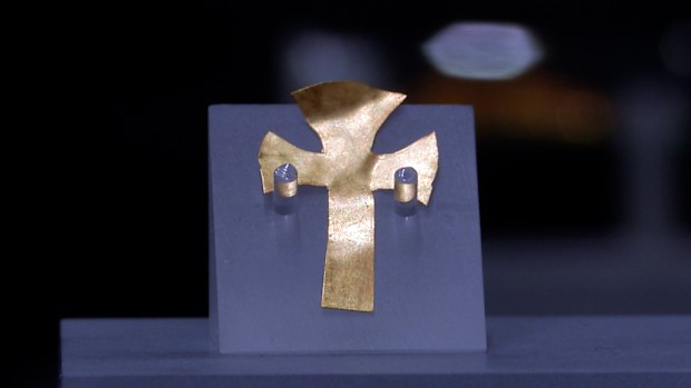 A gold foil cross believed to belong to Seaxa, brother of King Saebert, the first Anglo-Saxon king to convert to Christianity.