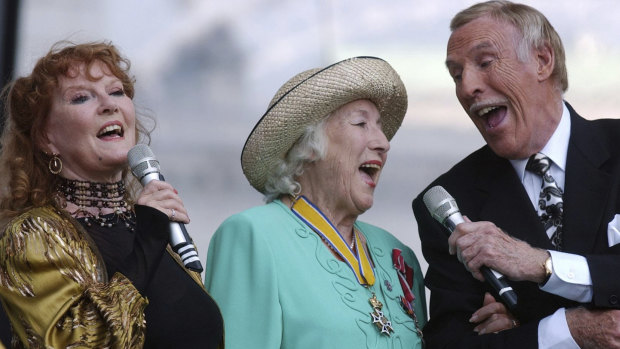 Petula Clark, Dame Vera Lynn and Bruce Forsyth sing We'll Meet Again in 2005. 