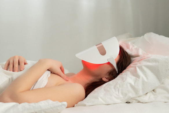 LED masks Do at home devices work