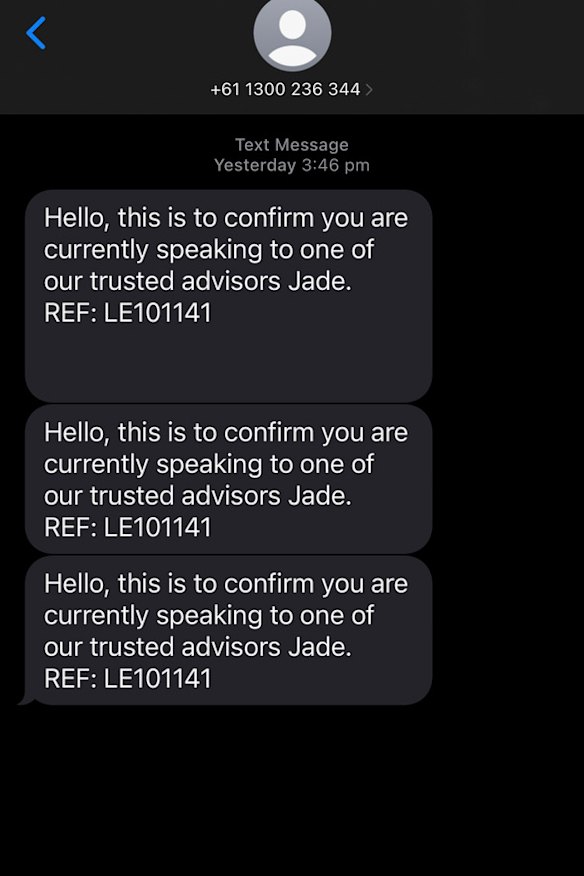 Text messages sent to Laura Embry by bank impersonation scammers.