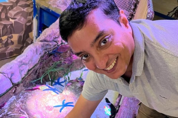 The photo used on the profile with Anoop Jain’s name that commented on the British doctor’s posts.