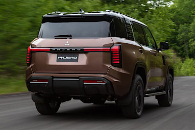 The spare wheel will not return to the tailgate of the Mitsubishi Pajero.