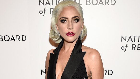 Lady Gaga has said sorry for her 2013 duet with singer R. Kelly.