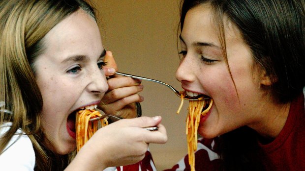 Pasta lovers rejoice: people with a high-carb diet live longer than those on a low-carb diet, a study has found.