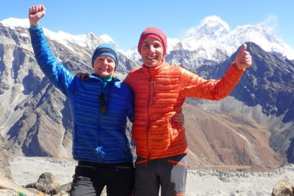 RBWH theatre nurse and cyclist Carolyn Lister with husband John against a backdrop of Mount Everest in Nepal.