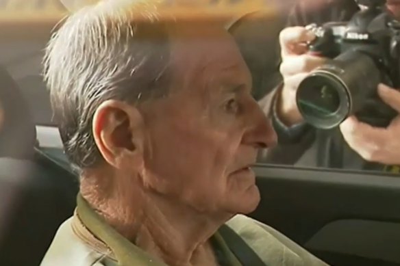 「ろくでなしが間違った酸を使った」：未解決殺人事件の被告人がスノータウンの殺人犯について語る