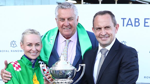 Max Whitby (centre) celebrates with Waller and jockey Kathy O’Hara after the victory of Rediener in the Epsom at Randwick in 2023.