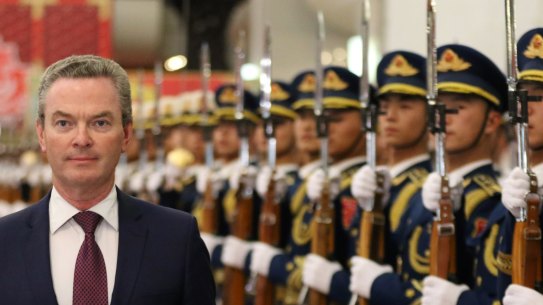 Australian Minister of Defence Christopher Pyne reviewing the PLA guards of honour at the headquarters of Defence Ministry in Beijing on January 24, 2019.