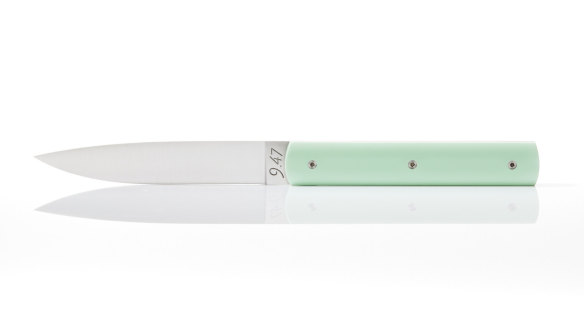 Atelier Perceval 9.47 Pistachio Green table knife.