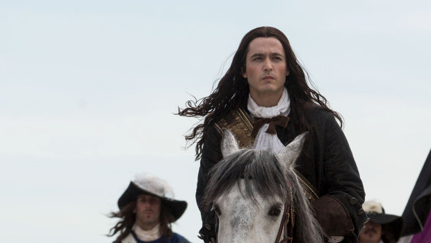 Versailles explores the life of a narcissistic French monarch.