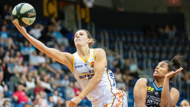 Injury countdown: Melbourne Boomers star Steph Talbot.