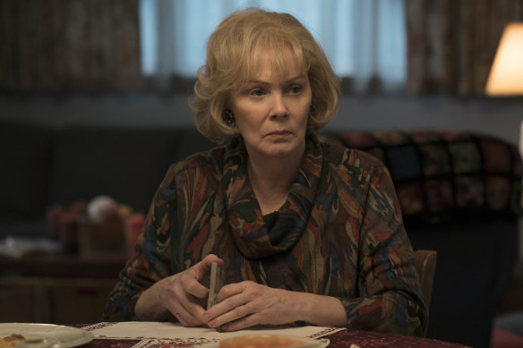 Jean Smart as Helen Fahey in Mare of Easttown.