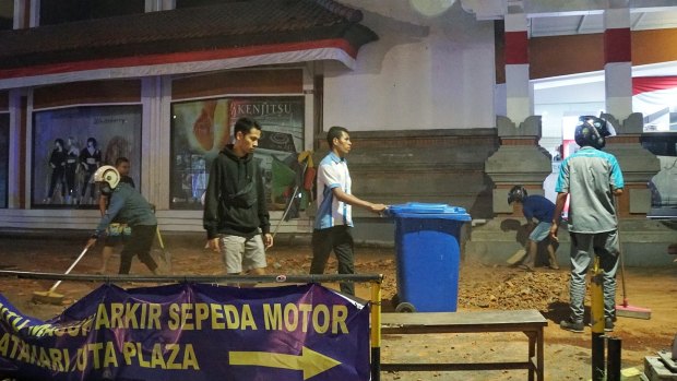 Damage to Matahari shopping centre in Denpasar.