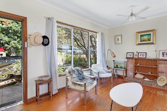 Cleary renovated the cottage that he purchased for $5.5 million this year. It’s listed for rent at $2350 per week.