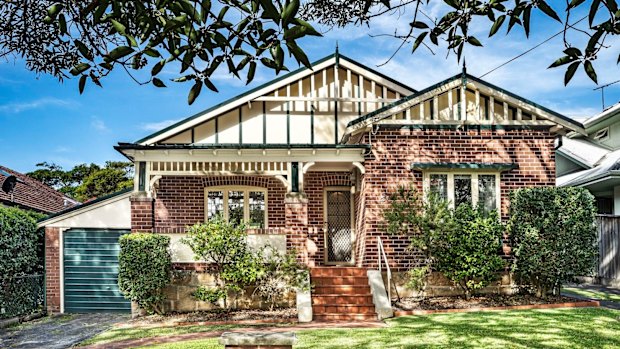 5 Harden Avenue, Northbridge NSW 2063

