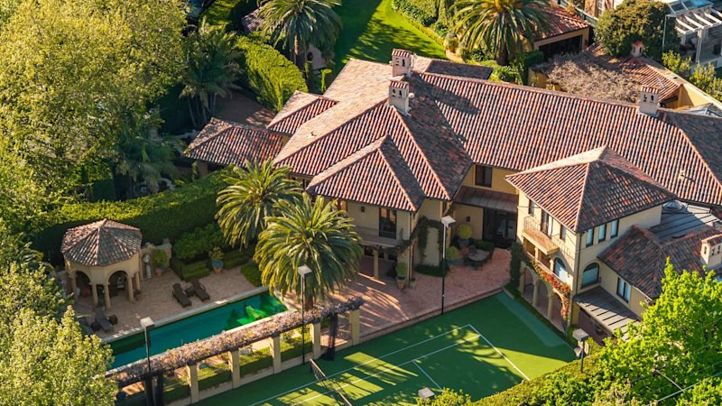 Razkošna španska vila z vrtovi Paula Bangaya išče novega lastnika