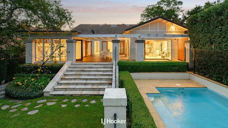 The Sydney houses selling for hundreds of thousands of dollars less