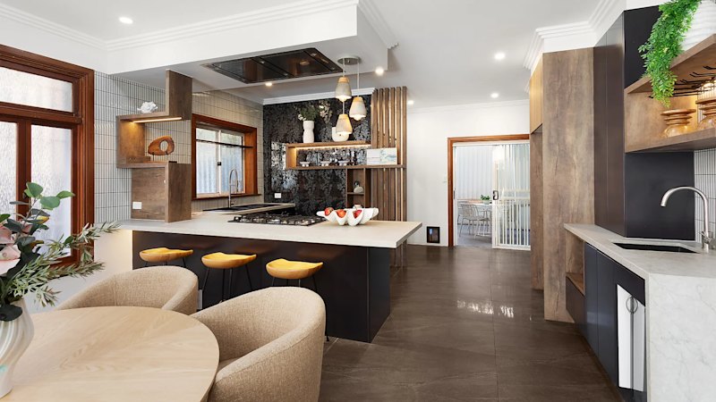 Local buyers win $3.5m Bondi semi after registered bidder fails to attend auction