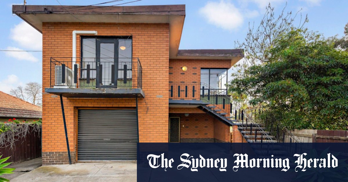 Sunshine dream for neighbouring houses turns to six-figure loss