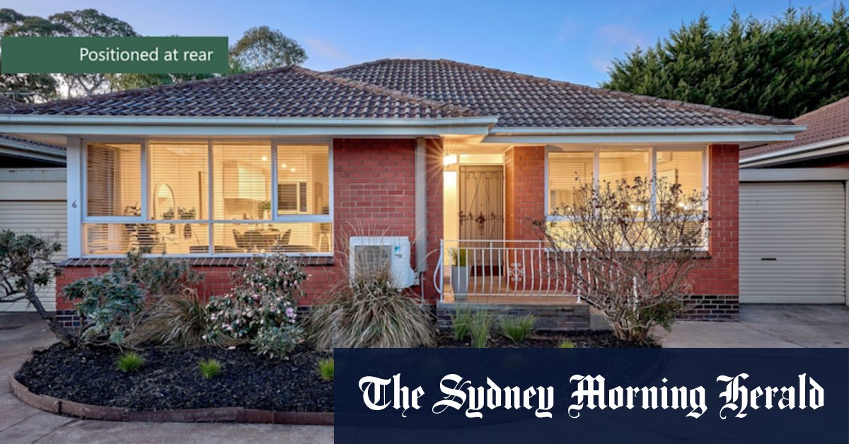 Armadale villa unit clears reserve with one bid, sells for $982,500