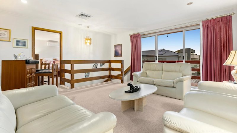 Luxury Melbourne Home with Sauna Sells for $2.425 Million