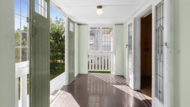 ‘Everyone knew Ken’: Singing Ascot legend’s cottage sells for $3.05 million