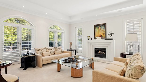 She’s the granddaughter of Australia’s richest man, Harry Triguboff, who has an estimated wealth of $32.28 billion, but Miki Hendler is paying off her own home with a mortgage. 