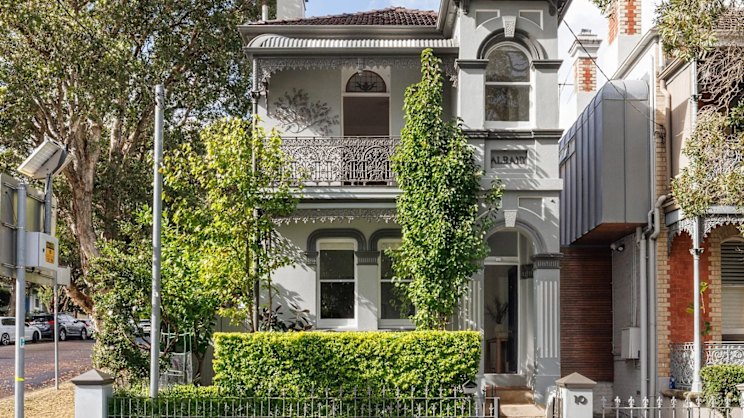 smh.com.au - Carmen Forward - 'A bit nuts': Families vie for $3.3m Balmain home, defying weak market