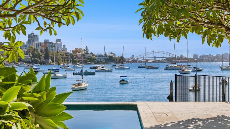 Businessman to sell $12.5m Point Piper unit to help form car racing team abroad