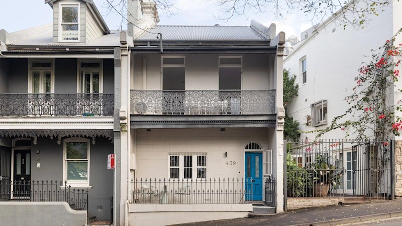 Inner Sydney terrace passes in for $200,000 less than it last sold for