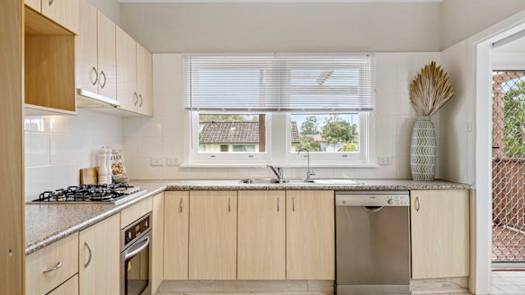 The property changed hands between two developer builders who were interested in it for its knock-down rebuild potential.