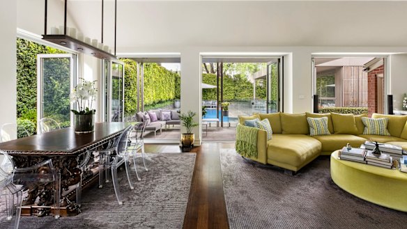 ANZ former chief Shayne Elliott has put his Toorak house up for sale. 