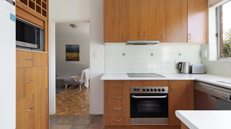 smh.com.au - Robyn Willis - Inner west unit sells for $981,000 as market 'aligns' with buyers