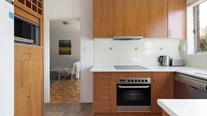 Inner west unit sells for $981,000 as market ‘aligns’ with buyers