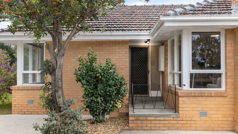 Family pays $1.21m to save Cheltenham house from the wrecking ball