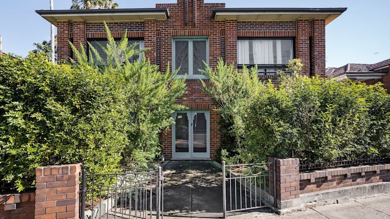 First home buyers win keys to $1.62m unit in Sydney hotspot