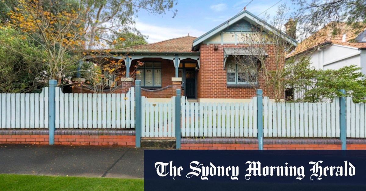 Families compete for $1.94 million heritage-listed Bexley home