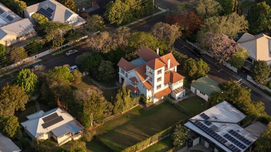 Graceville landmark ‘The Gables’ was built in 1915 by renowned architect Walter Taylor – the visionary behind the Walter Taylor Bridge – and sits on a 2011-square-metre block at 15 Molonga Terrace.