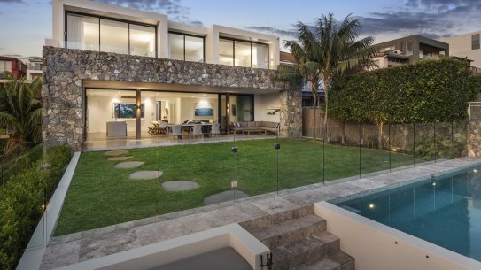 The North Curl Curl house was designed by Koichi Takada on behalf of Jennifer Hawkins and Jake Wall.