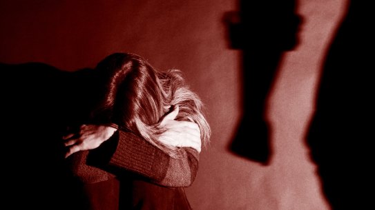 The federal government has announced extra funds for mens' behaviour change programs. 