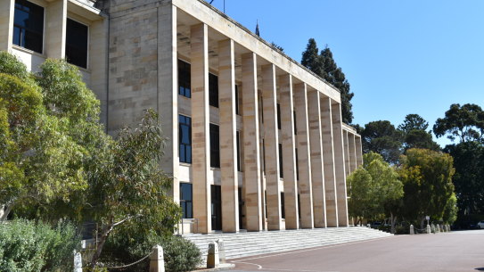 Outgoing WA politicians will get a share of about $2.6 million.