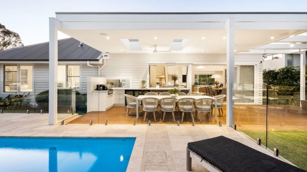 4 Birdwood Avenue, Mornington VIC 3931


