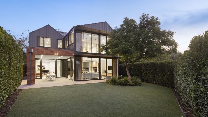 Balwyn North rebuild fetches almost $4.6 million at auction, nearly $800,000 more than its reserve