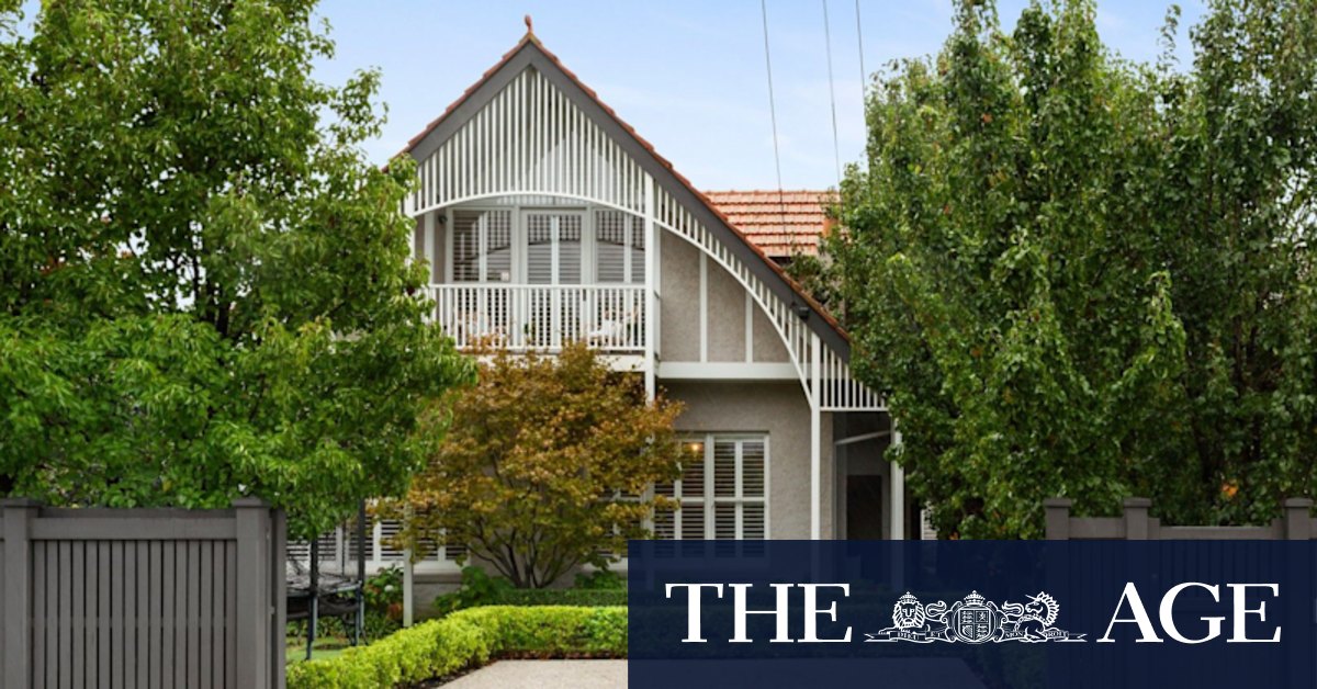 Melbourne auctions: Brighton family home sells for $4,252,000 at hot auction - Vimarsana News
