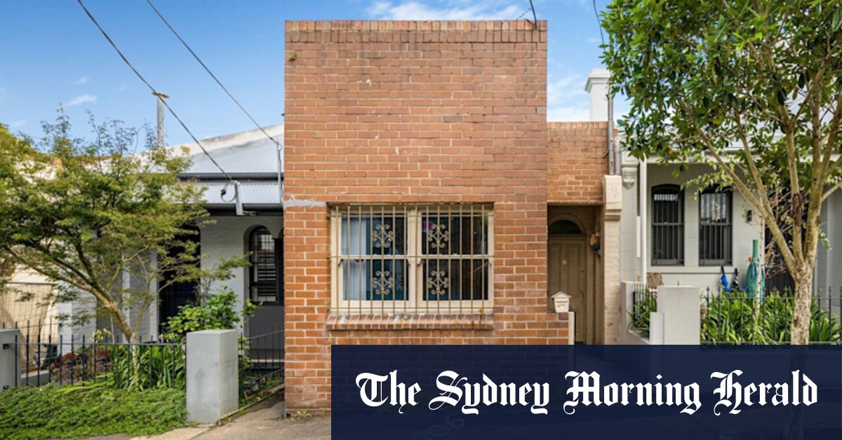 Sydney auctions: Investor beats young couple for $1.4 million Erskineville fixer-upper - Vimarsana News