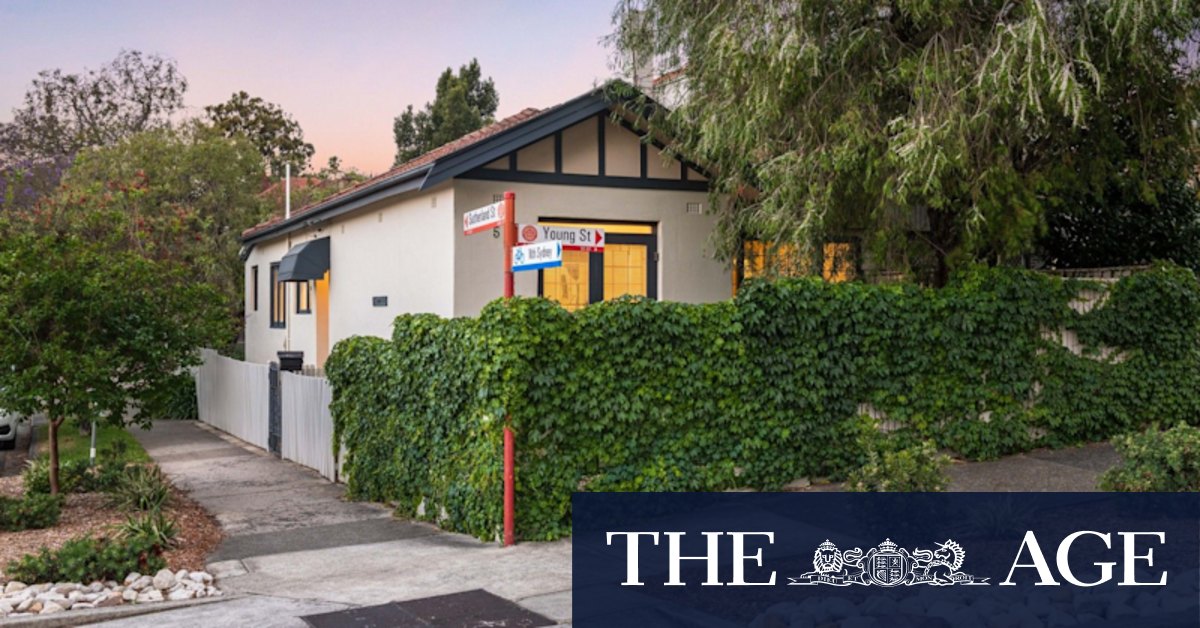 Sydney auctions: Newlyweds with parental support pay $2.6m for Cremorne two-bedder - Vimarsana News